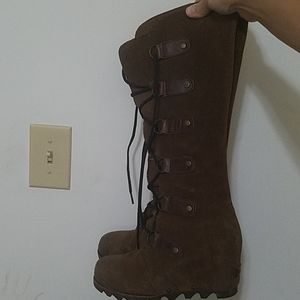 Worn twice, Sorel Joan of Artic lace up boots